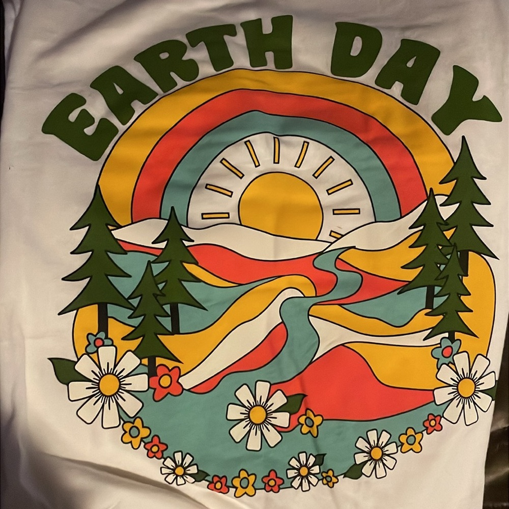 Earth Day color Screenprint  XL 16 18 NEW Boxy Oversized T-Shirt on Cream